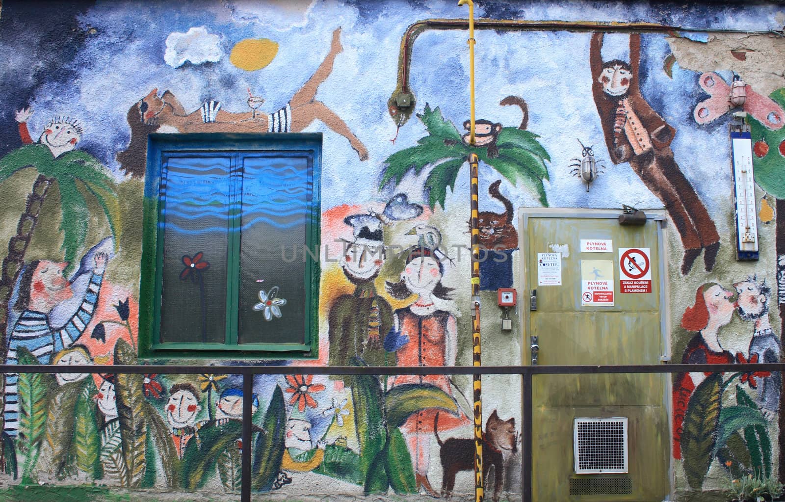 very nice color street art from the Pargue 