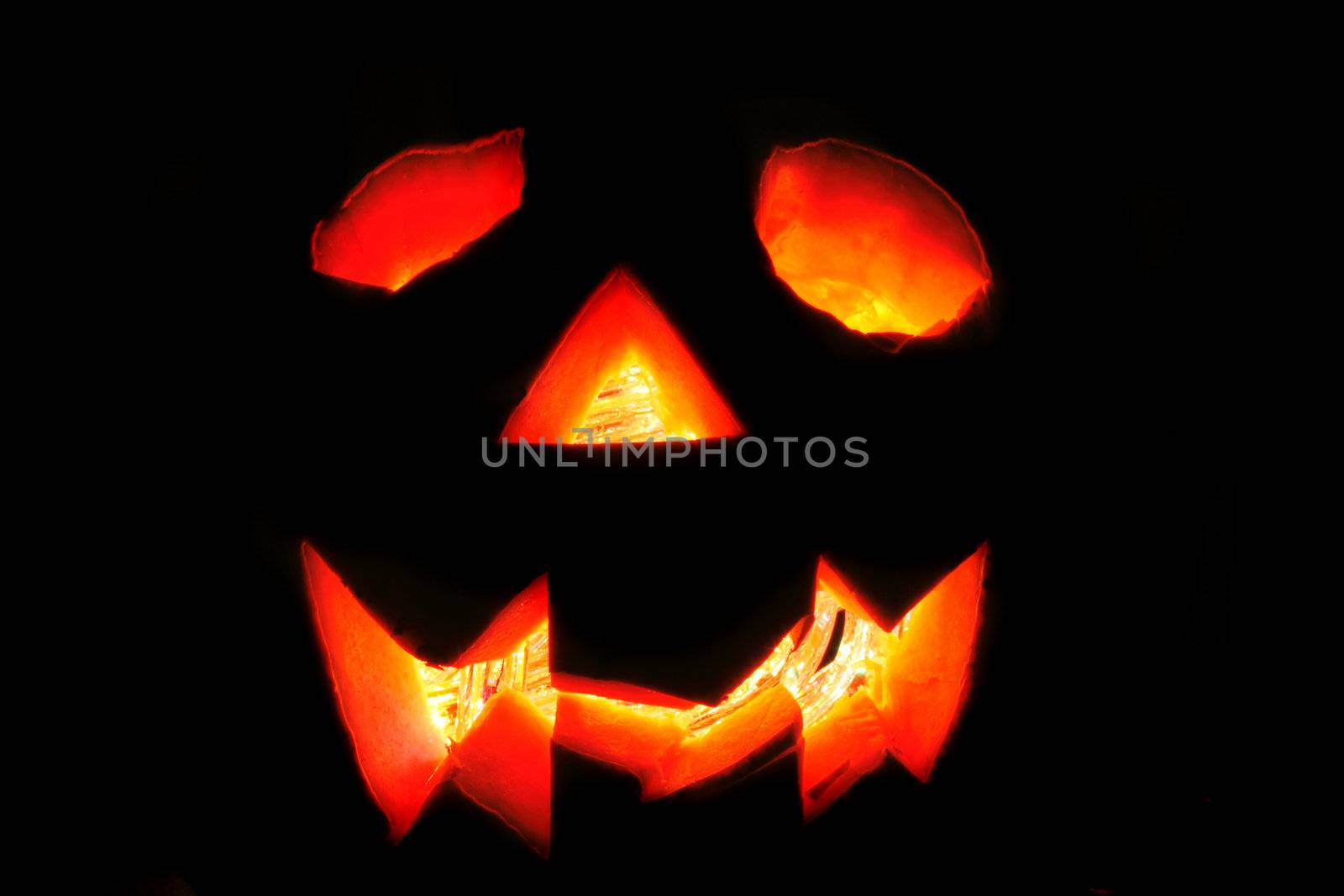 halloween pumkin in the dark night with candle lights