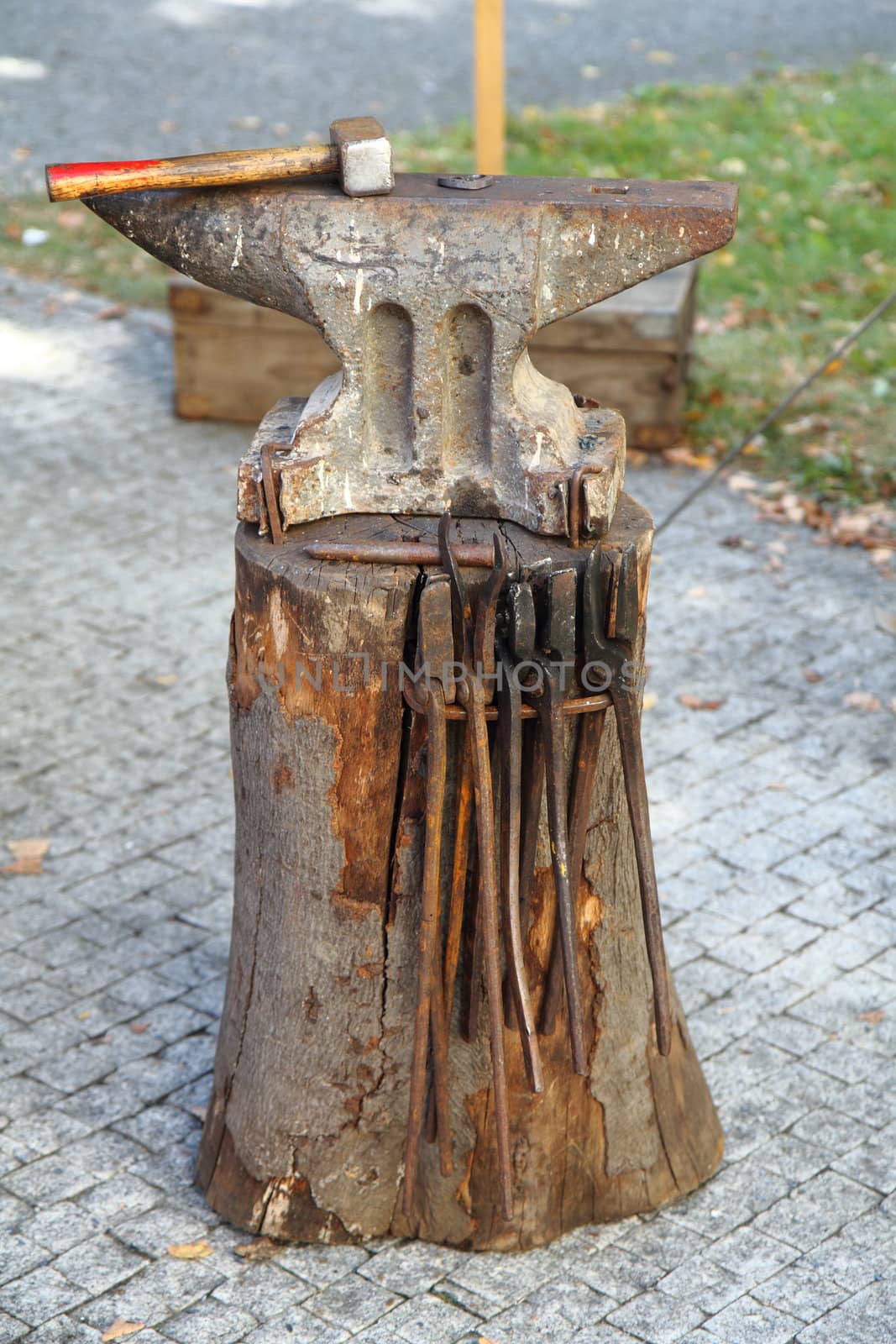 blacksmith tools  by jonnysek