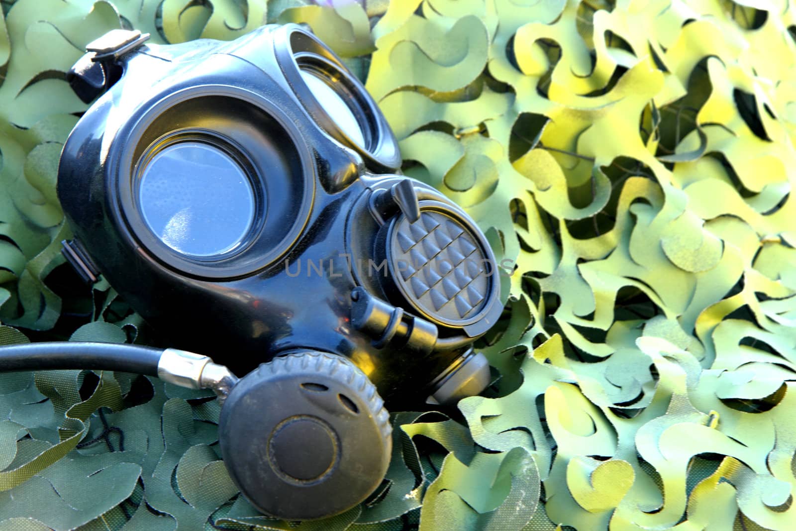 gas mask by jonnysek