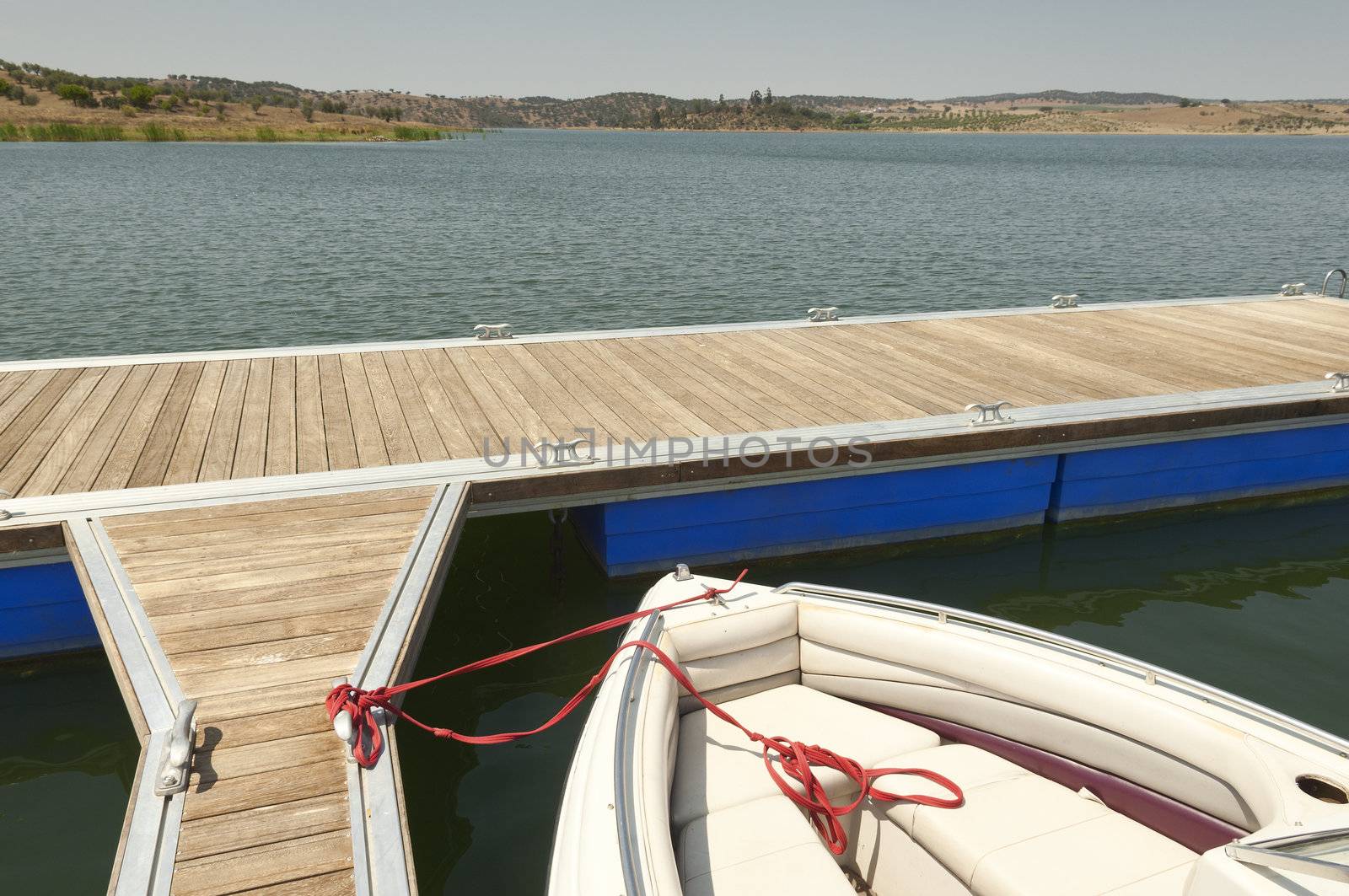 Floating dock by mrfotos