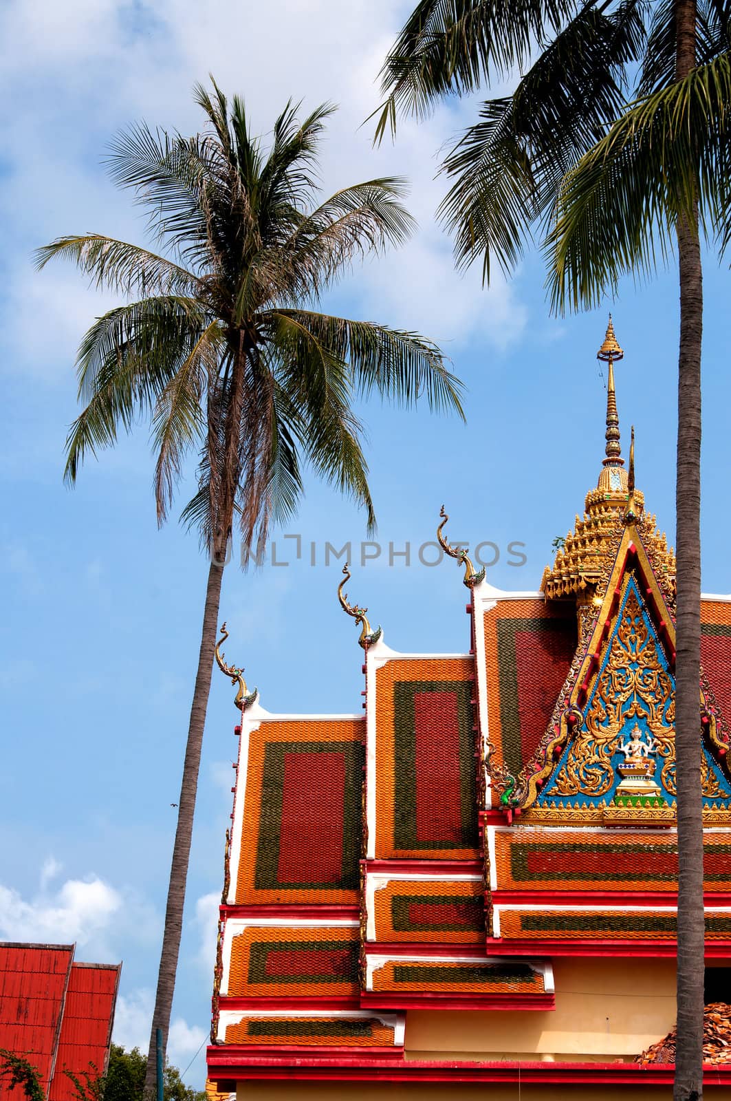 Buddhist temple, Thailand by johnnychaos