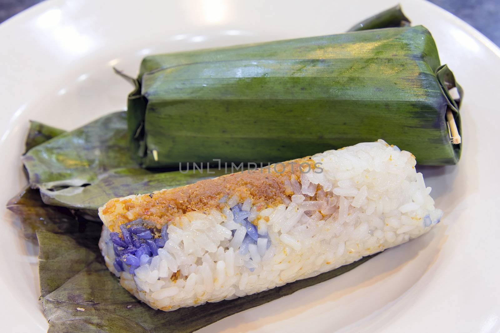 Nyonya Lemper Udang Glutinous Rice with Dried Shrimp Wrapped in Banana Leaf