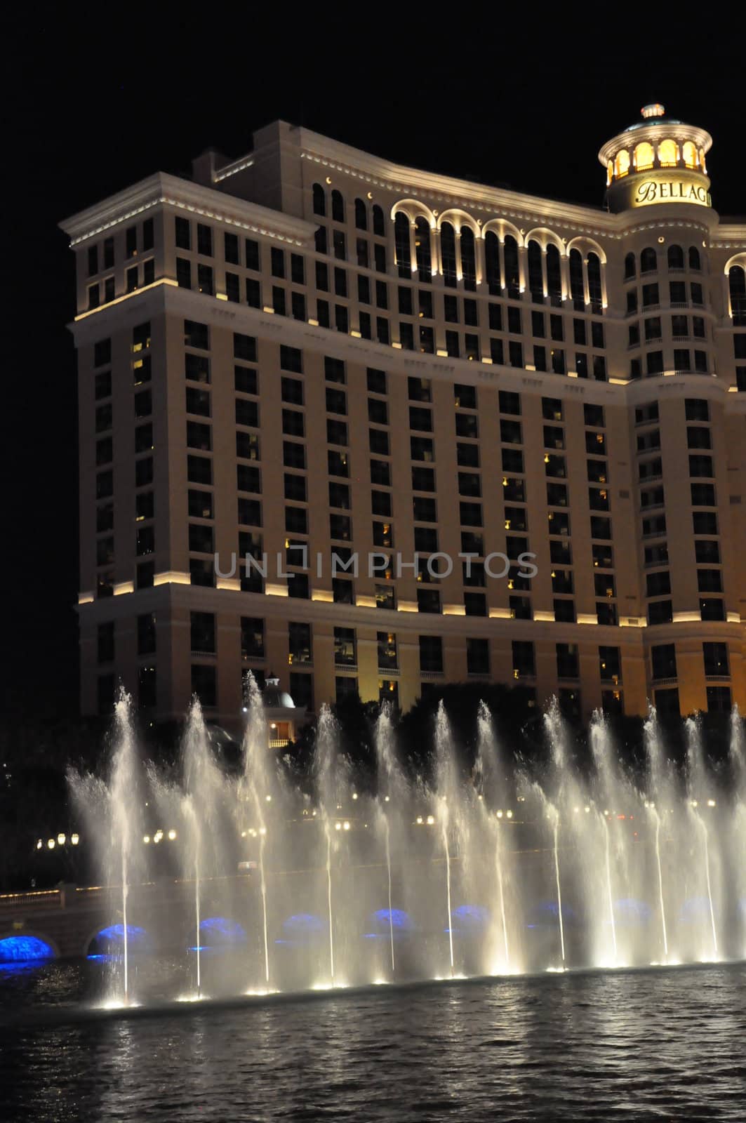 Bellagio Hotel & Casino Fountains by sainaniritu