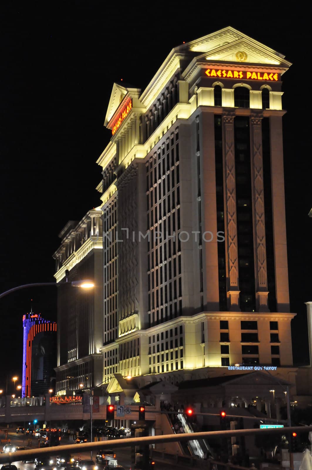 Caesars Palace Hotel and Casino in Las Vegas by sainaniritu