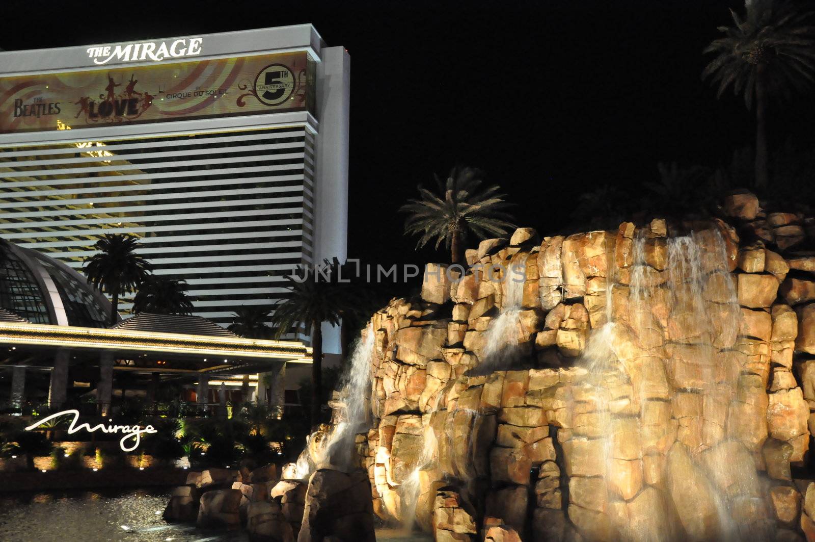 Mirage Hotel & Casino in Las Vegas by sainaniritu