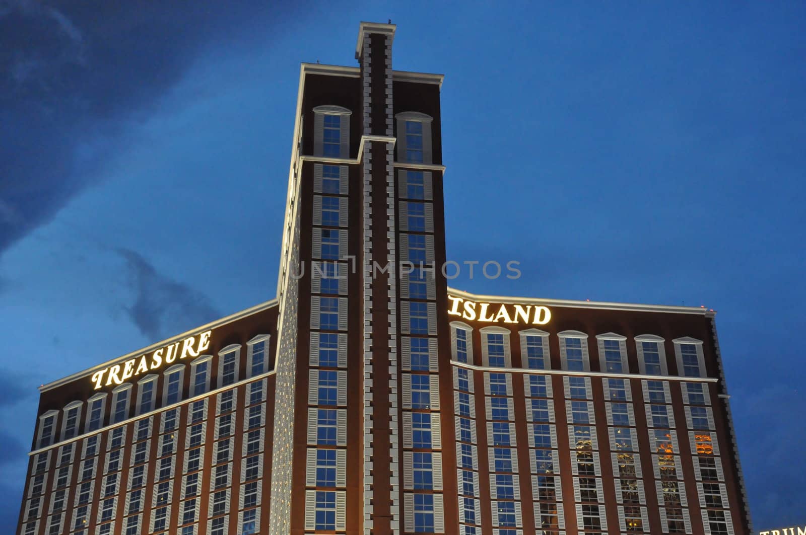 Treasure Island Hotel and Casino in Las Vegas by sainaniritu