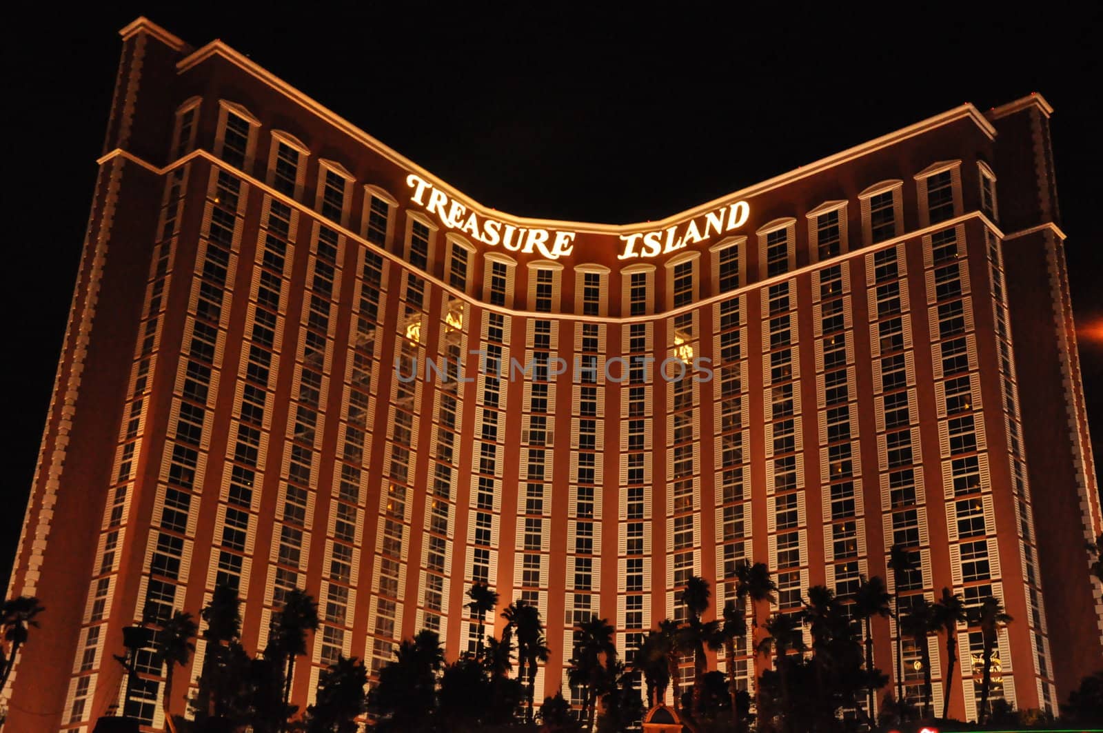 Treasure Island Hotel and Casino in Las Vegas by sainaniritu