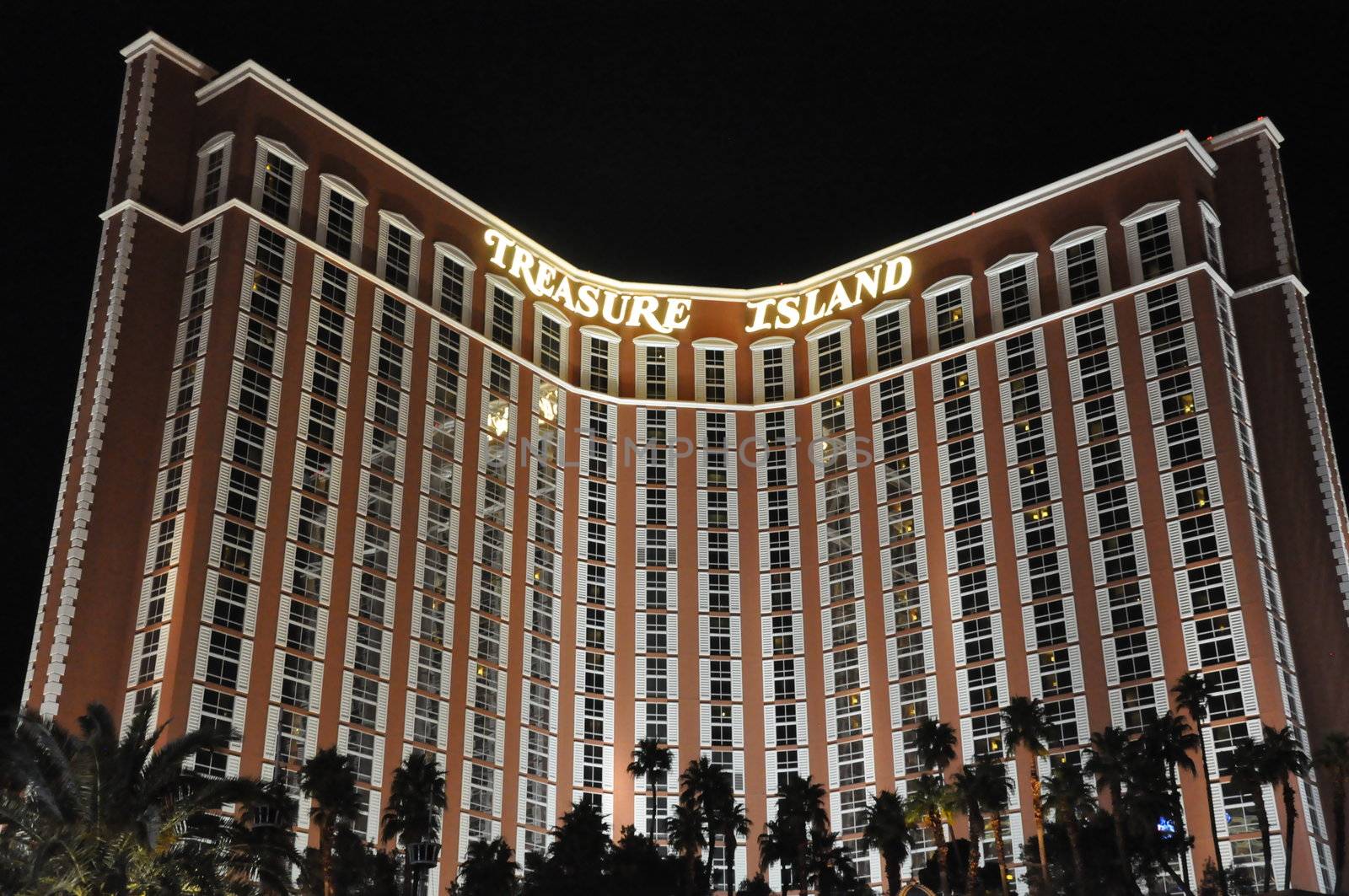 Treasure Island Hotel and Casino in Las Vegas by sainaniritu