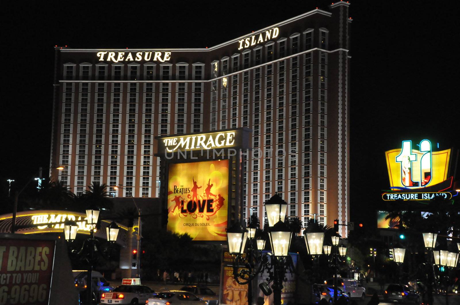 Treasure Island Hotel and Casino in Las Vegas by sainaniritu