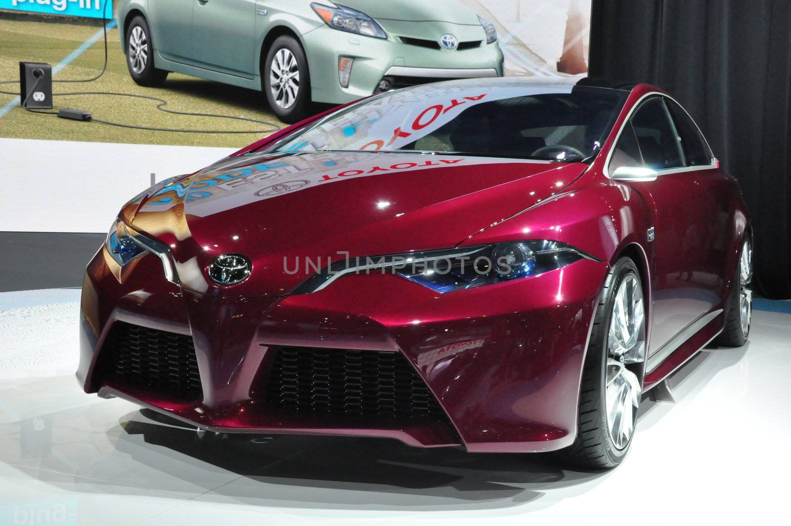 Toyota NS4 Concept Car by sainaniritu