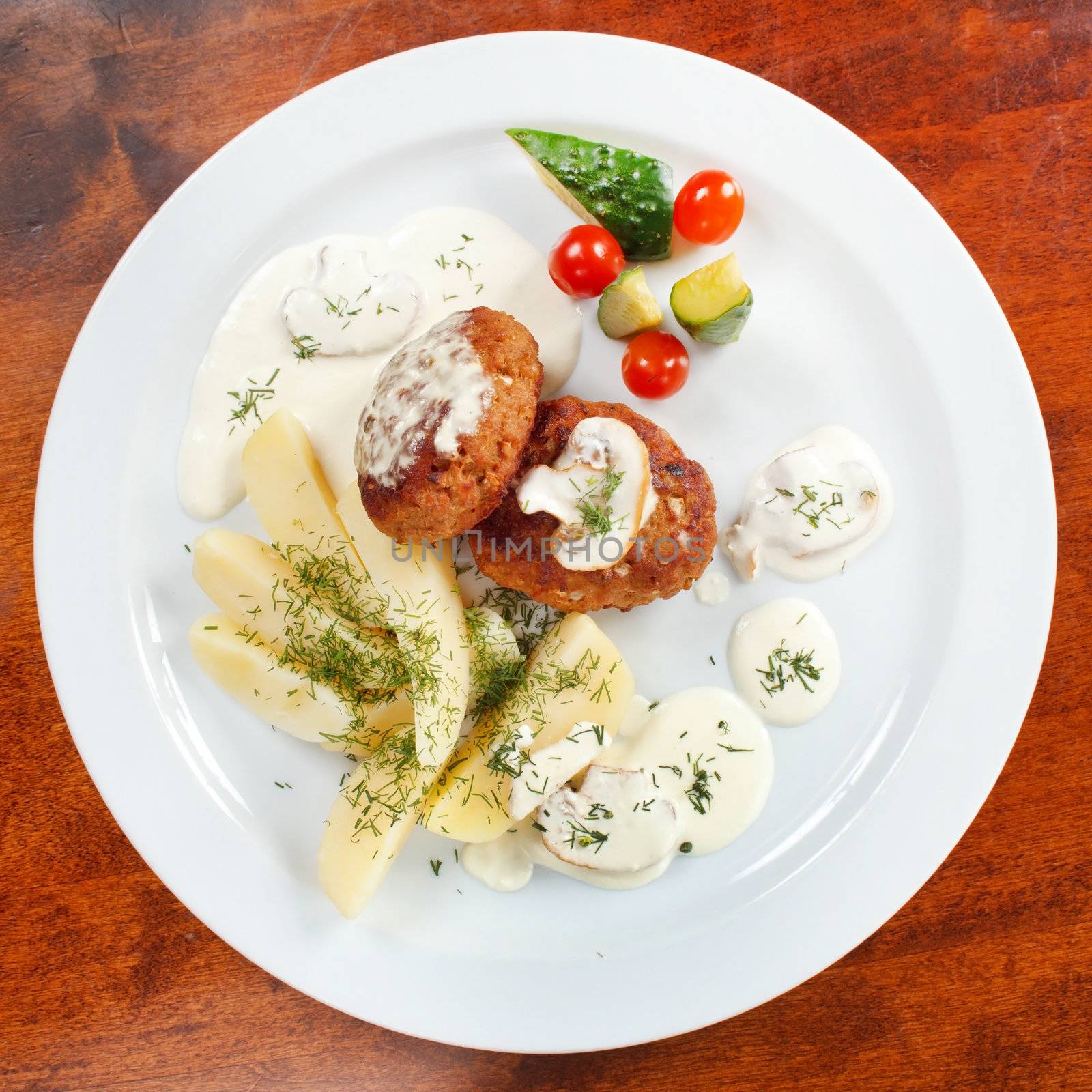 cutlets with fresh vegetables by shebeko