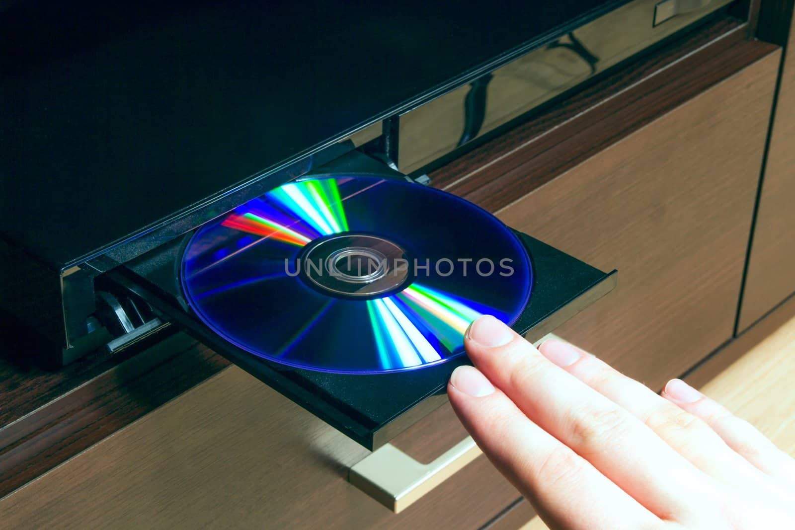 Blu-ray player with inserted disc