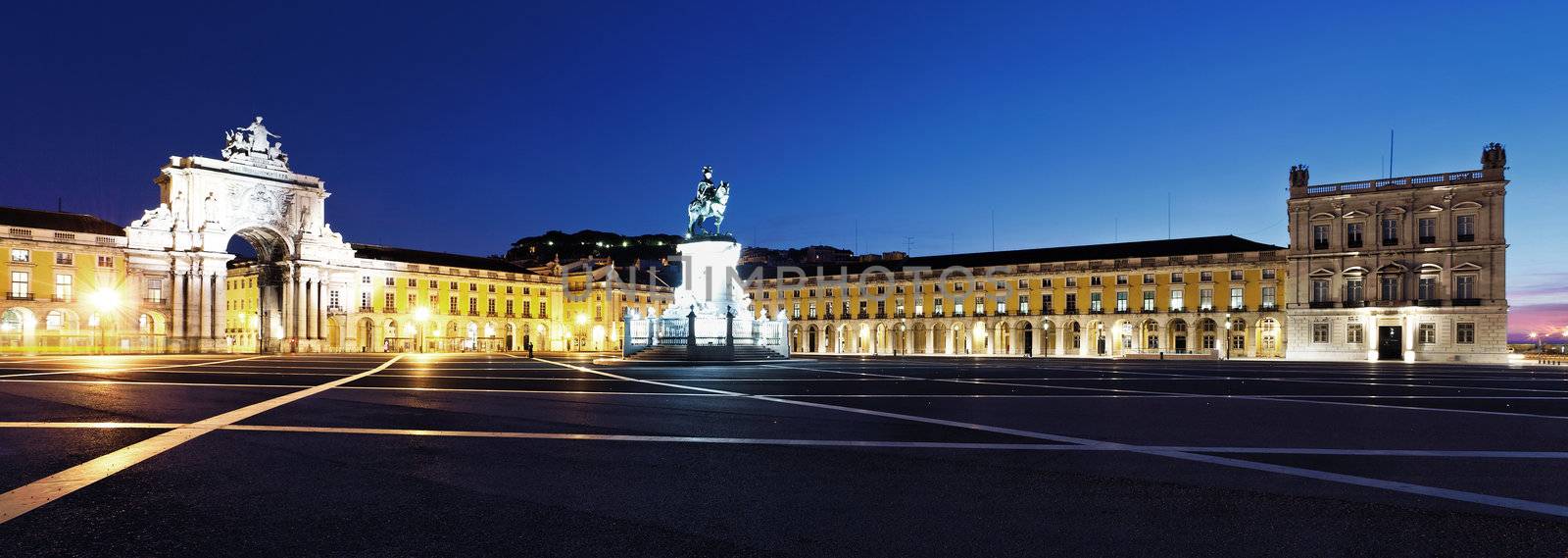 panoramic view of commerce square at Lisbon by night