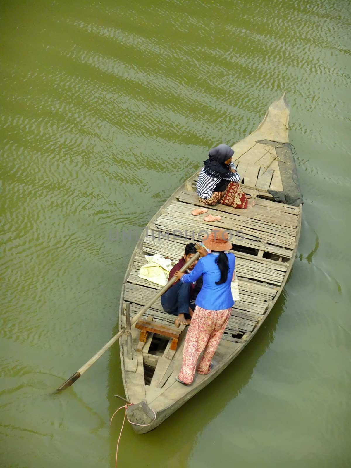 Traditional wooden boat, Cambodia by donya_nedomam