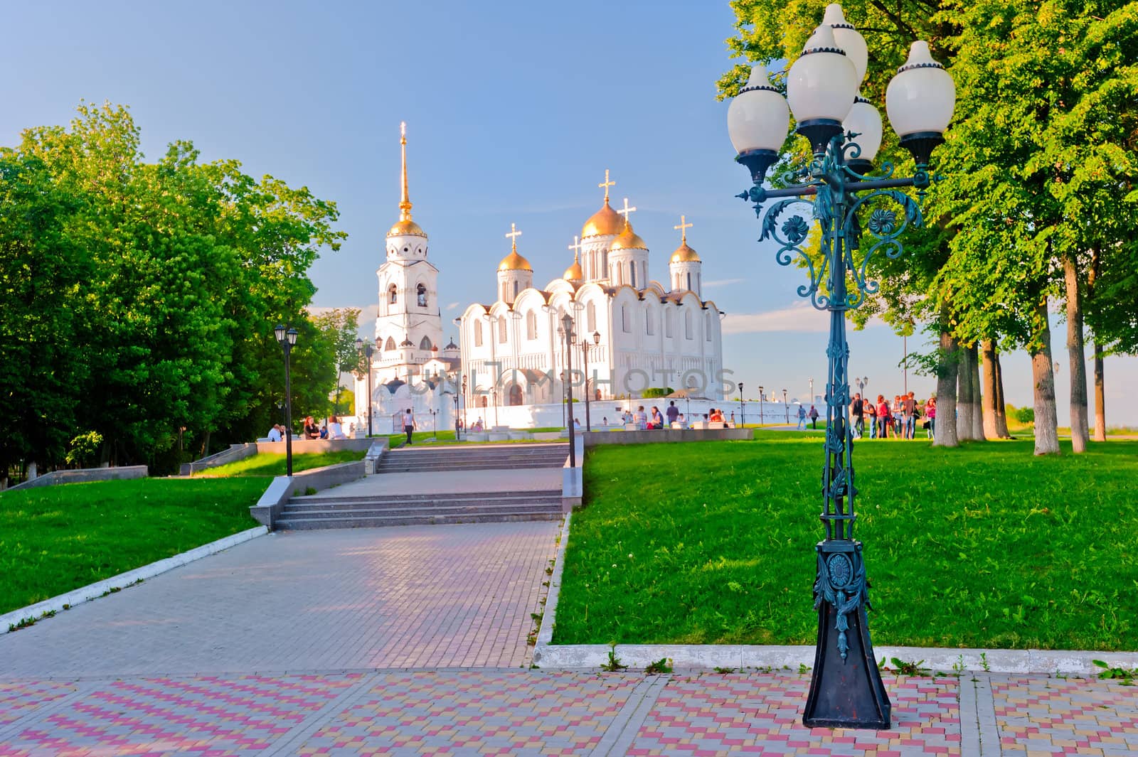 Street lamp post in theStreet lamp post in the park of the Assumption Cathedral. Vladimir. Russia. park of the Assumption Cathedral. Vladimir. Russia.