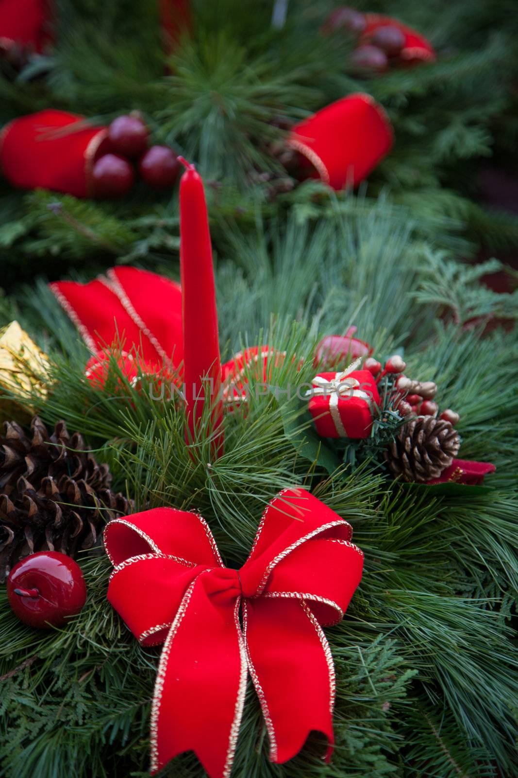 Christmas table centerpeice by Izaphoto