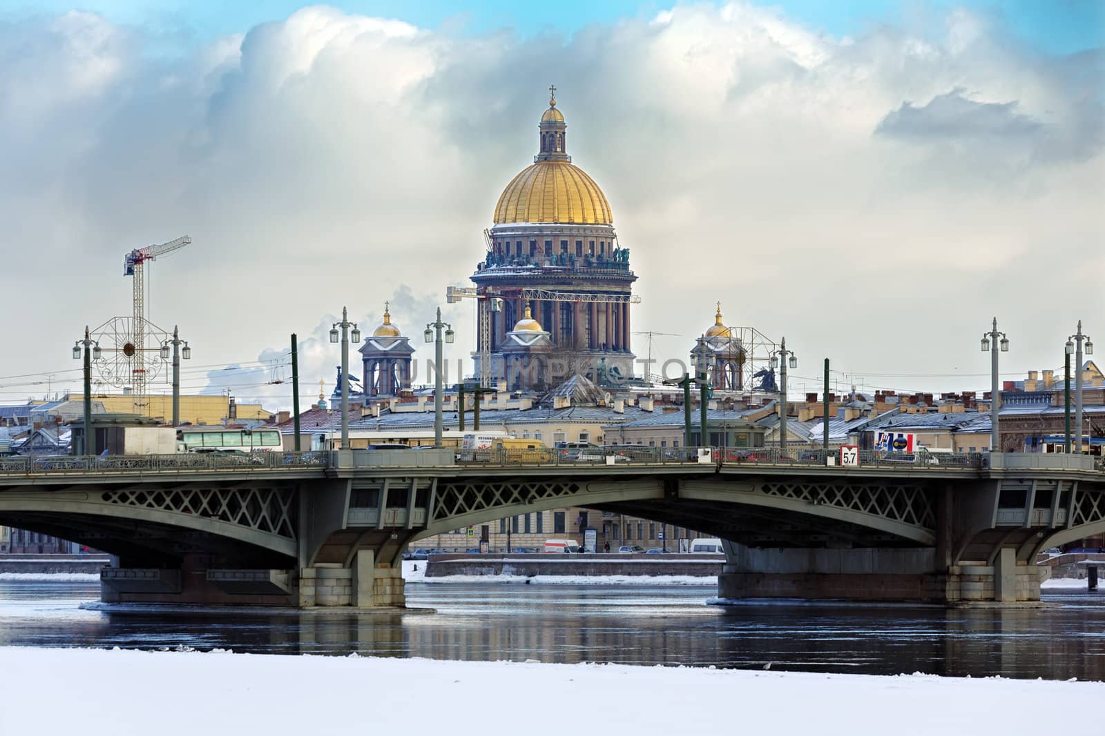 Blagoveshchensky bridge in St. Petersburg and St. Isaac Cathedral