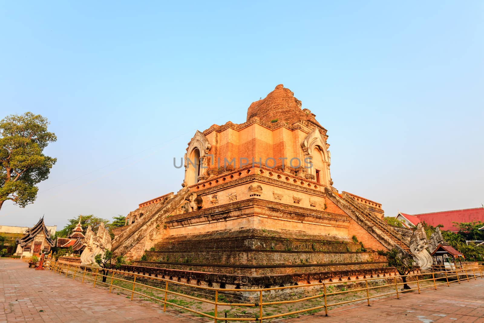 Chedi luang temple, chiang mai, thailand