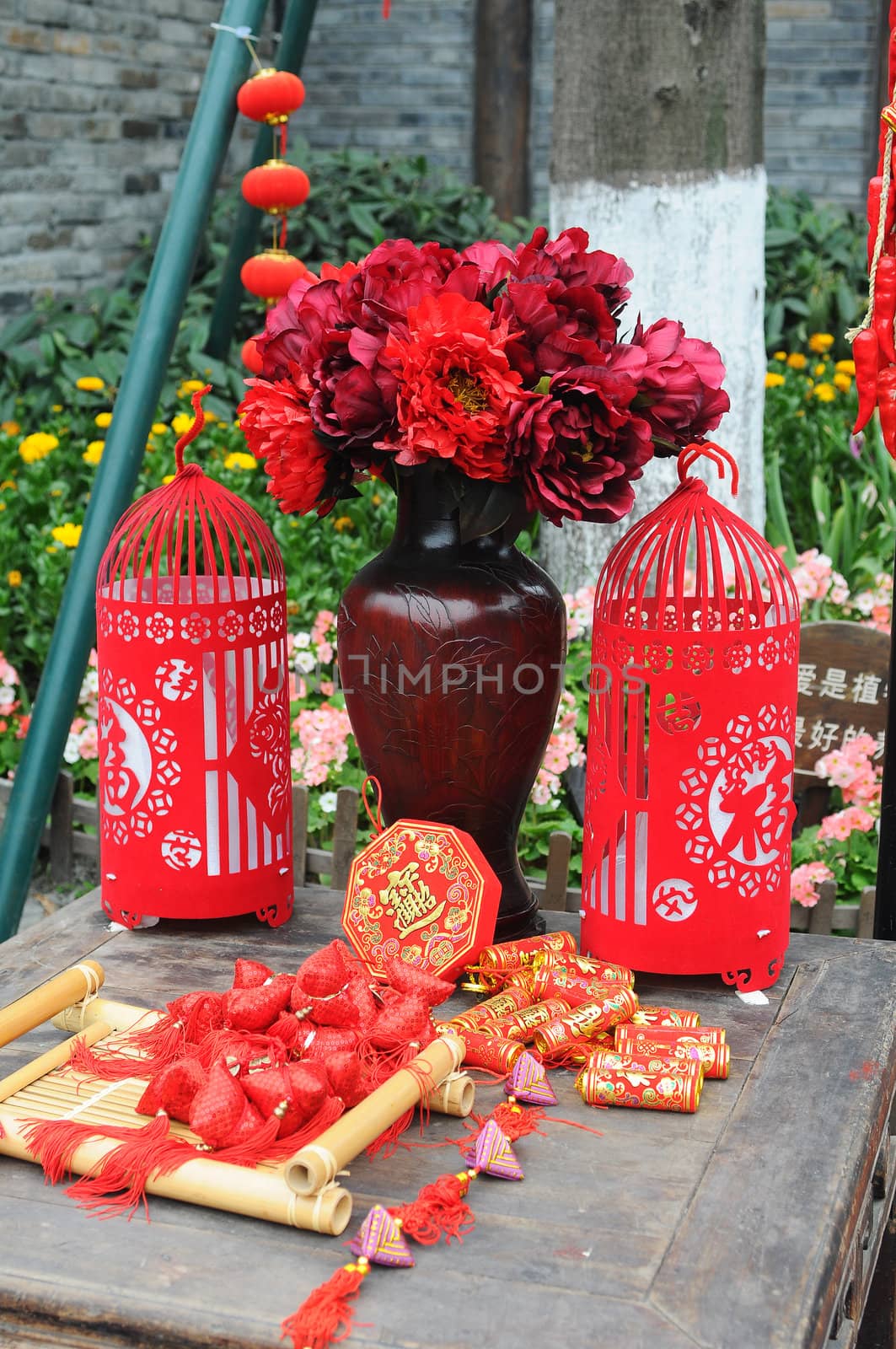 DECORATIONS FOR CHINESE NEW YEAR