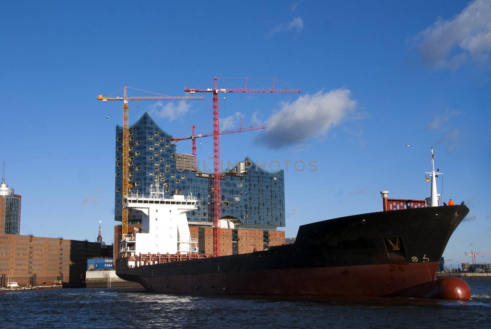 Ship and the Elbe Philharmonic Hall (Elbphilharmonie) in Hamburg
