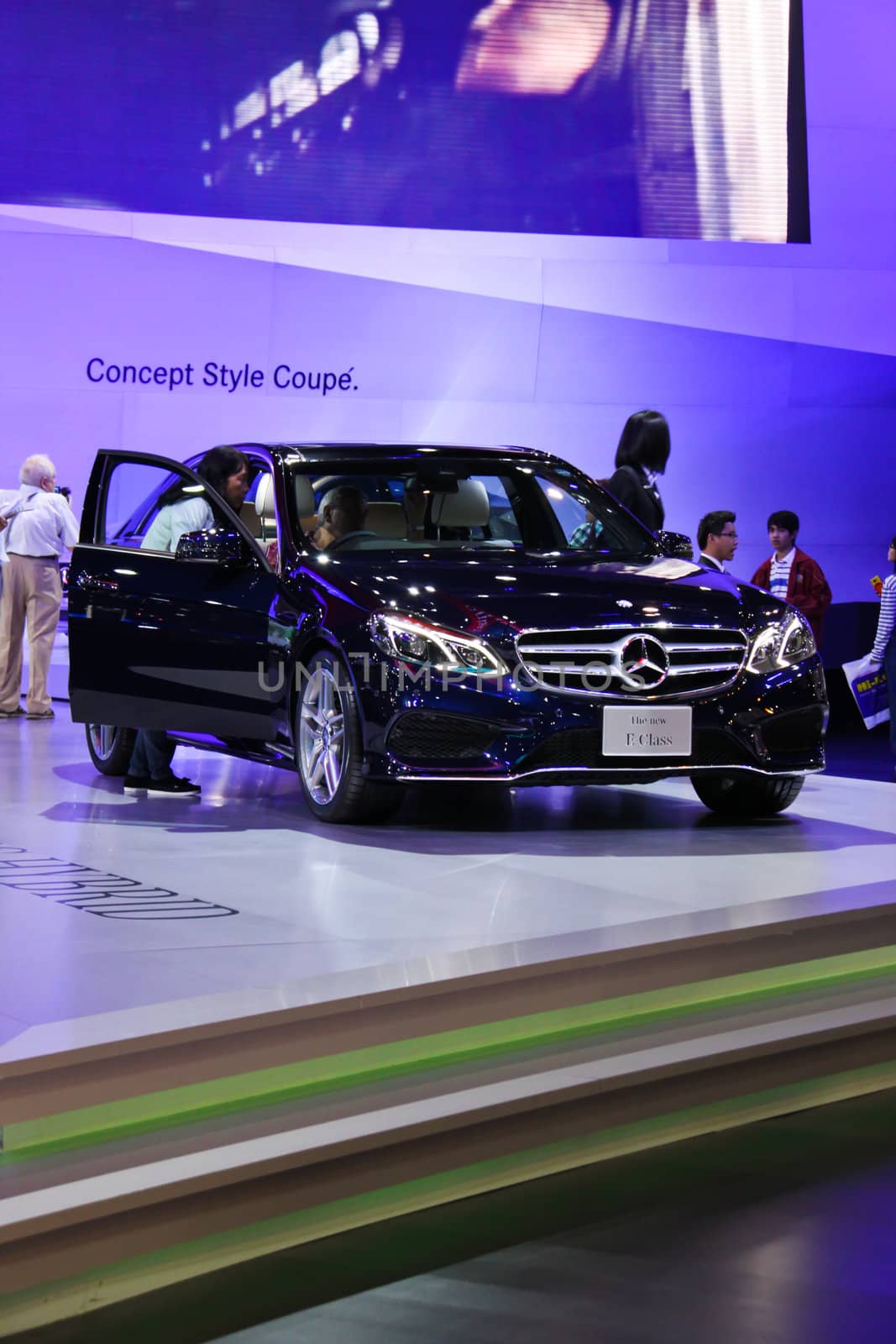 Mercedes Benz Coupe  E class by coleorhiza