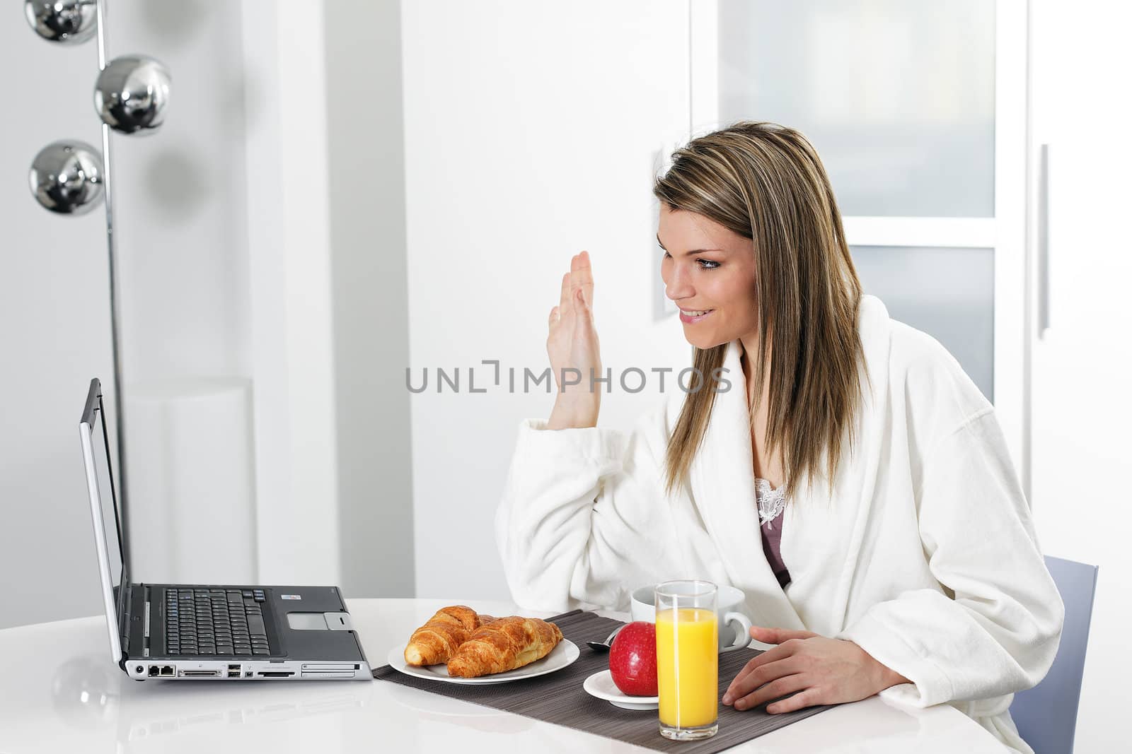 woman at breakfast by vwalakte