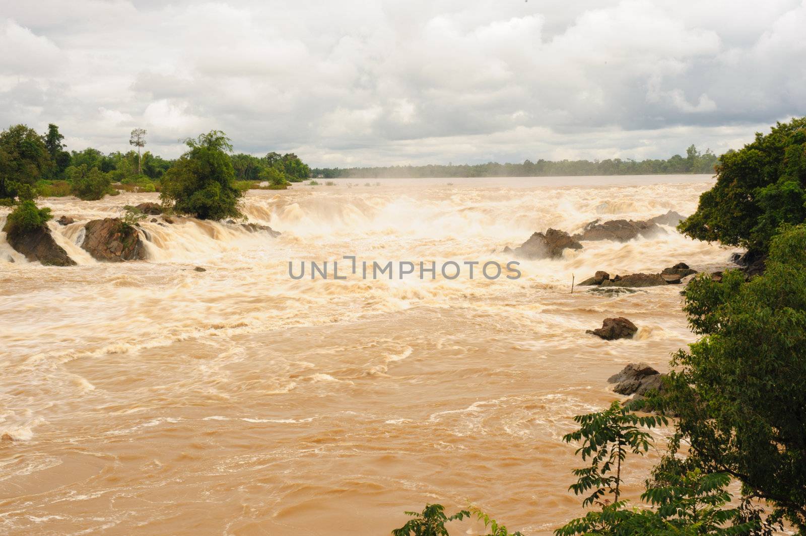 Con Pa Peng waterfall, Laos. by ngungfoto