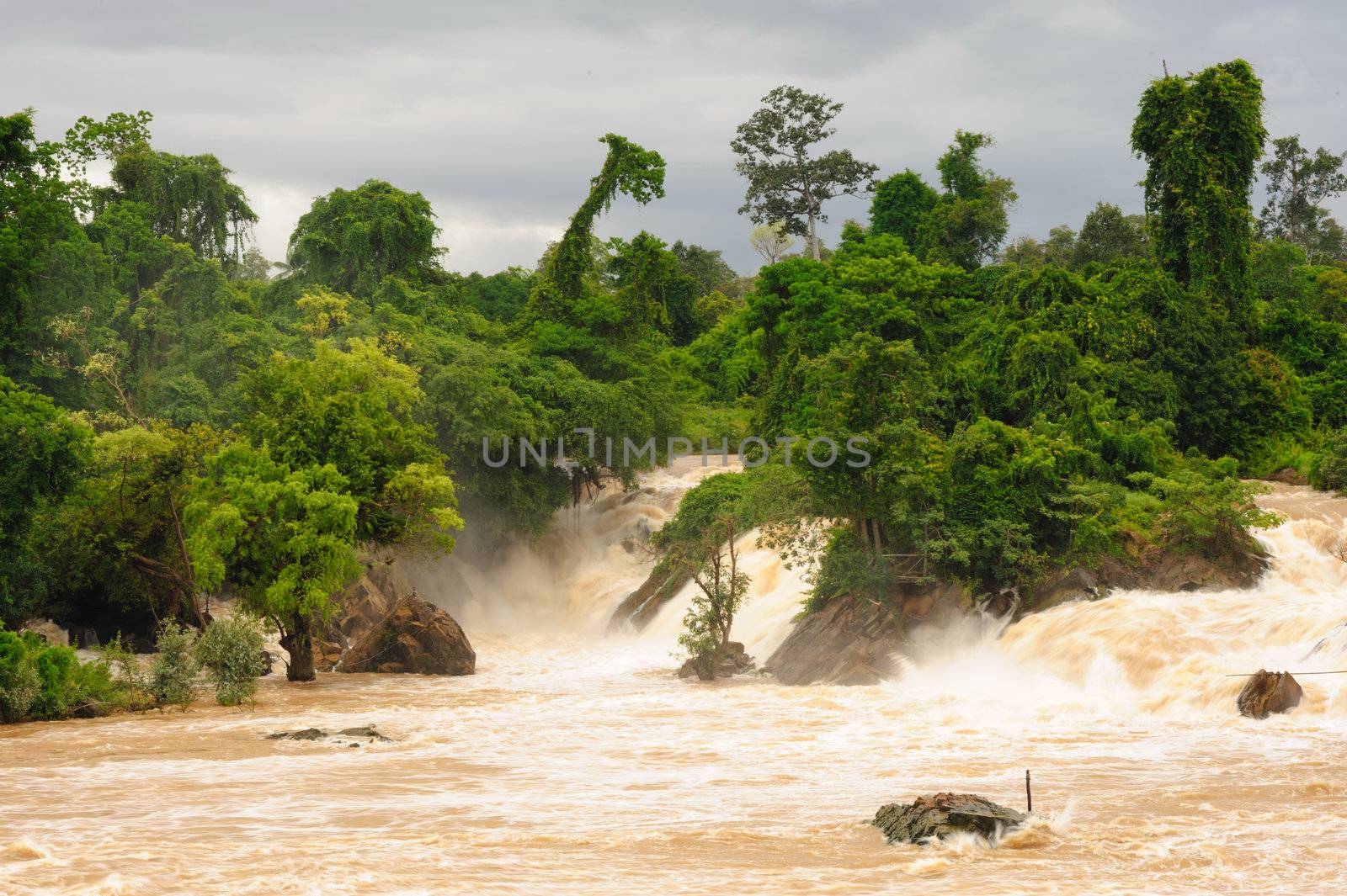 Con Pa Peng waterfall, Laos. by ngungfoto