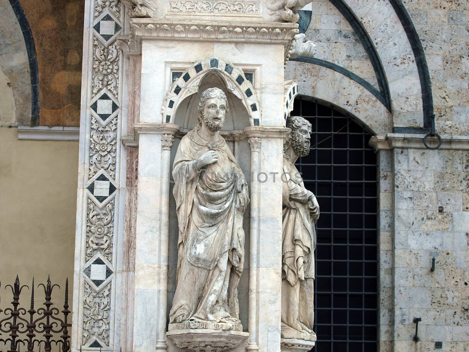 Siena - wonderfully decorated Capella di Piazza at Palazzo Pubblico