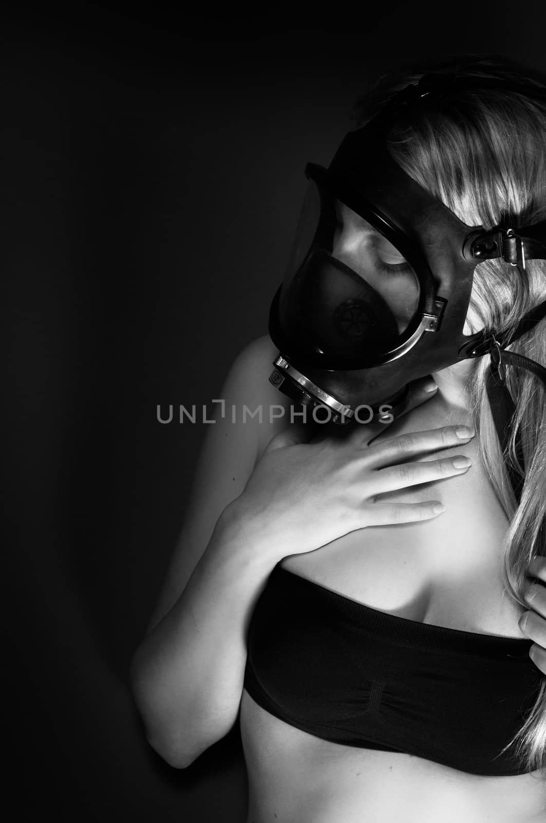 Woman in gasmask by svedoliver