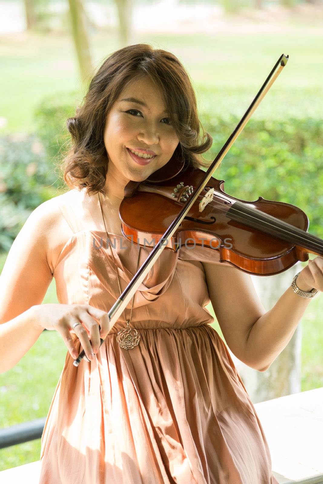 violinist lady by vichie81