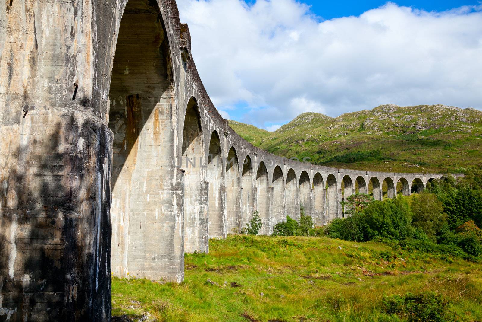 Glenfinnan Viaduct by naumoid