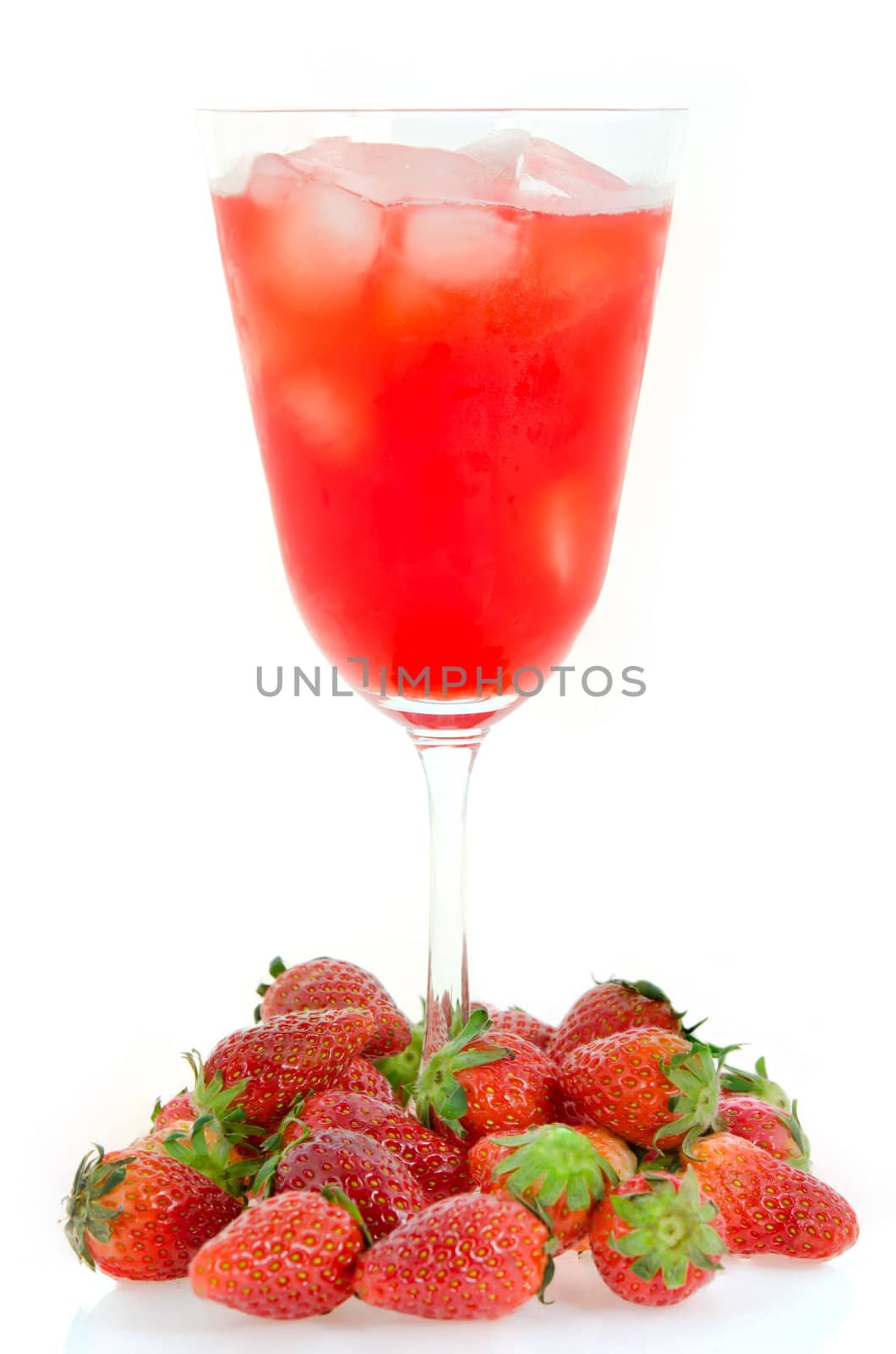 ice strawberry juice and fresh ripe strawberry 