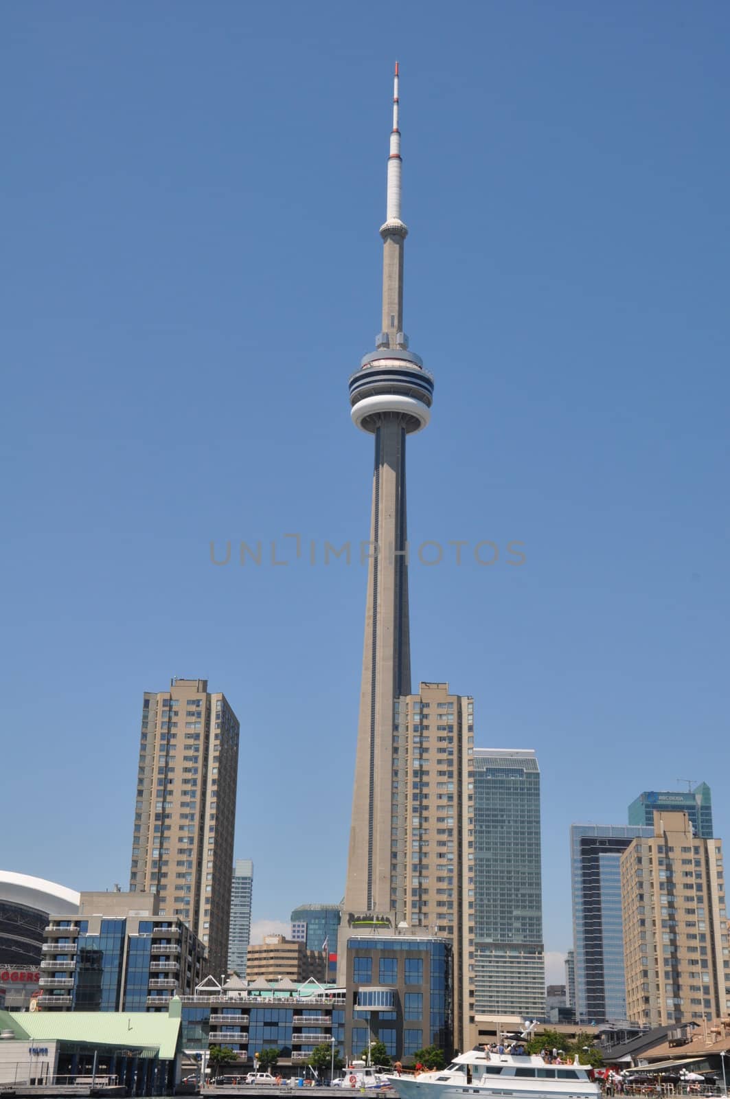 Toronto Skyline by sainaniritu