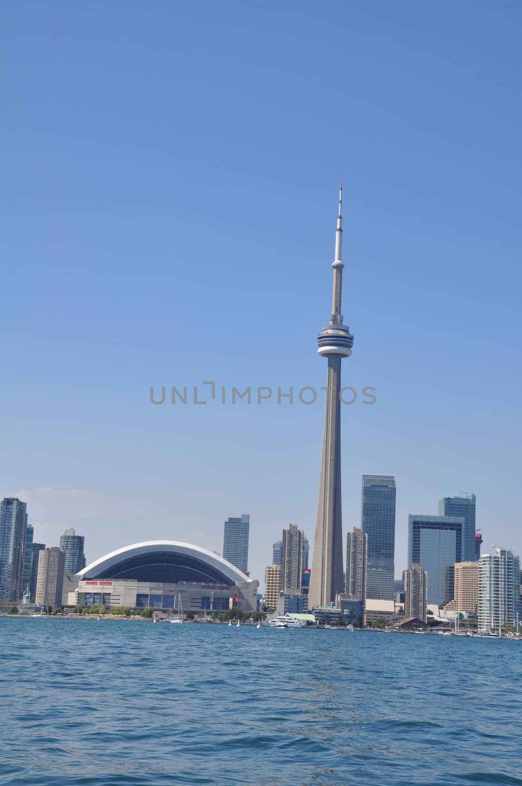 Toronto Skyline by sainaniritu