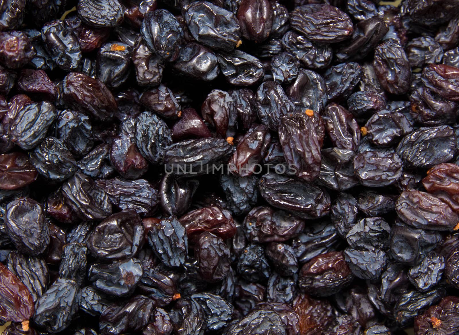 Closeup of raisins. 