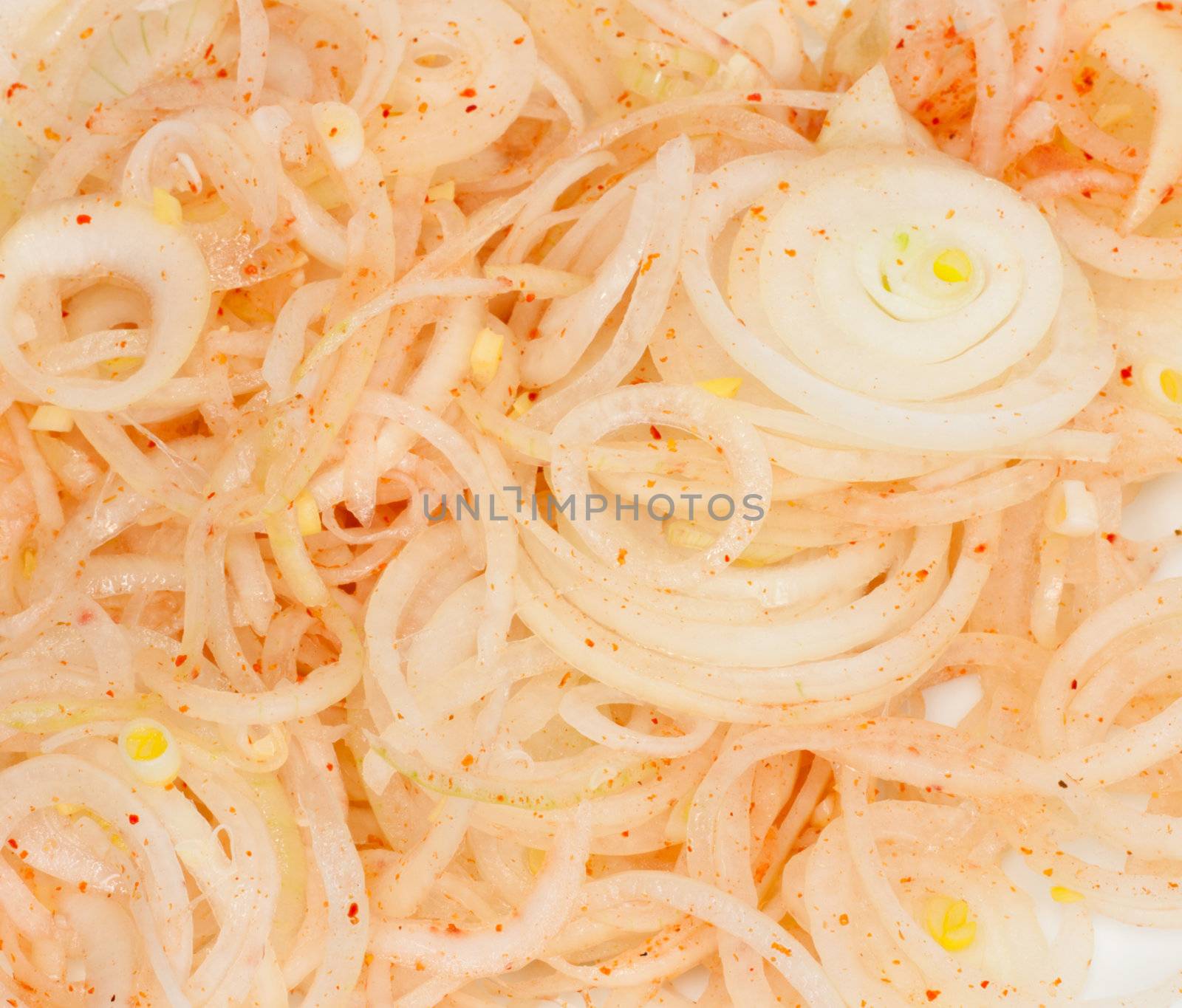onions sliced rings with pepper by schankz