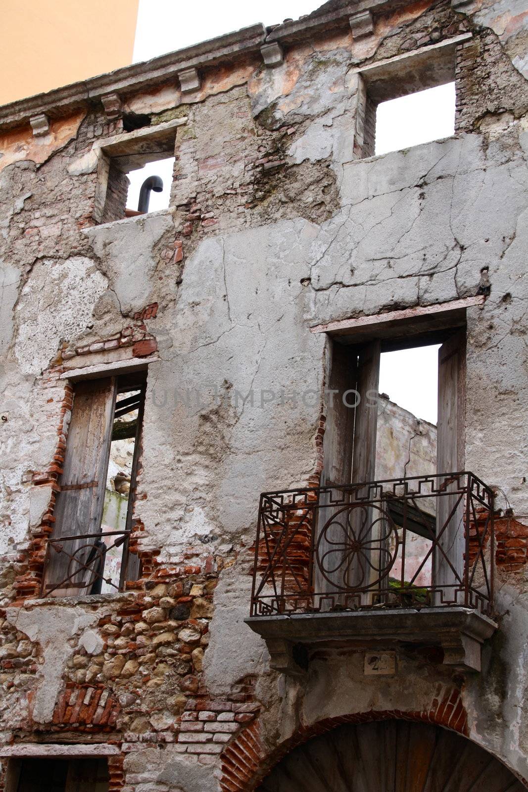 Old building ruined facade by lifeinapixel