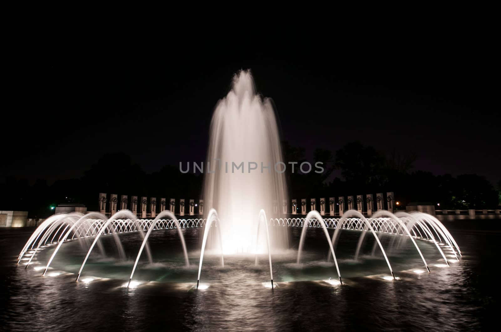 fountain of World Wall II Memorial at night