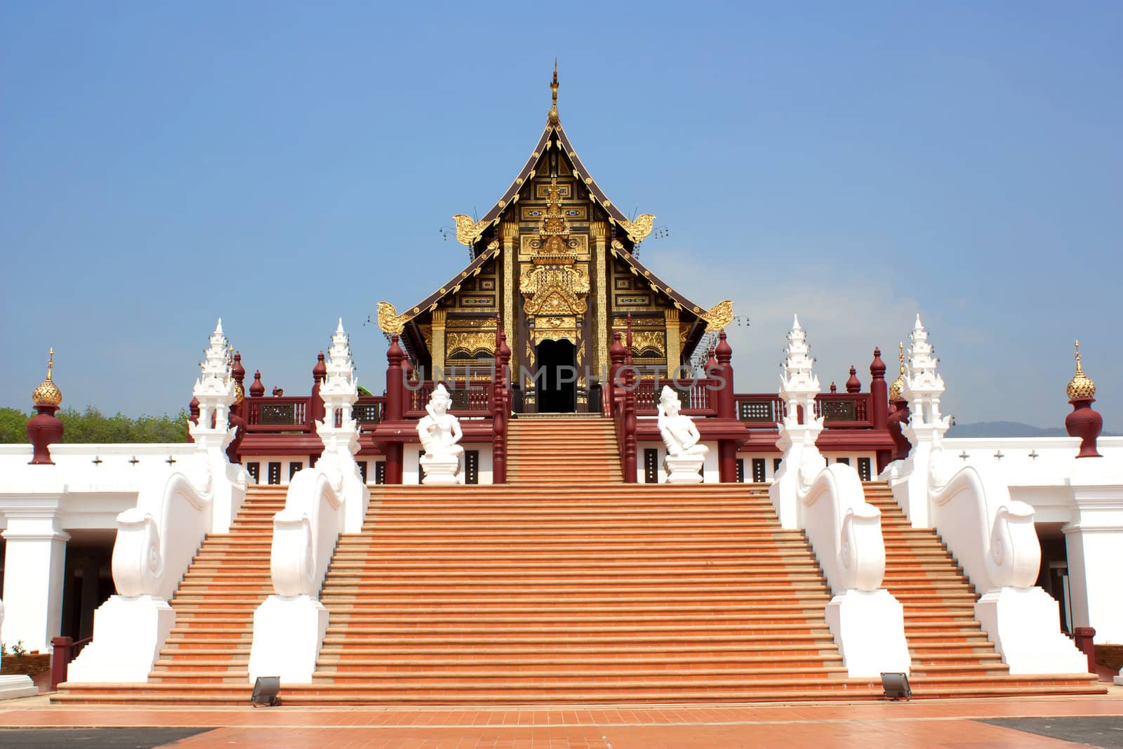 Ho Kham Luang. by janniwet