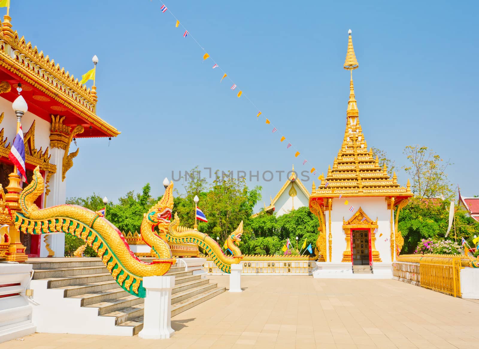 Golden pagoda at the Thai temple
Buddha church at the Thai temple style