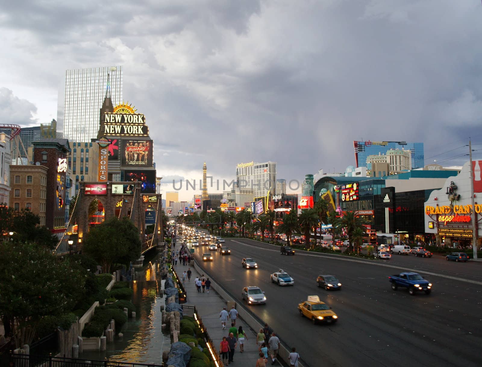 LAS VEGAS - SEPTEMBER 25: Traffic travels along the Las Vegas strip on September 25, 2011 in Las Vegas. The strip is approximately 4.2 mi (6.8 km) long.