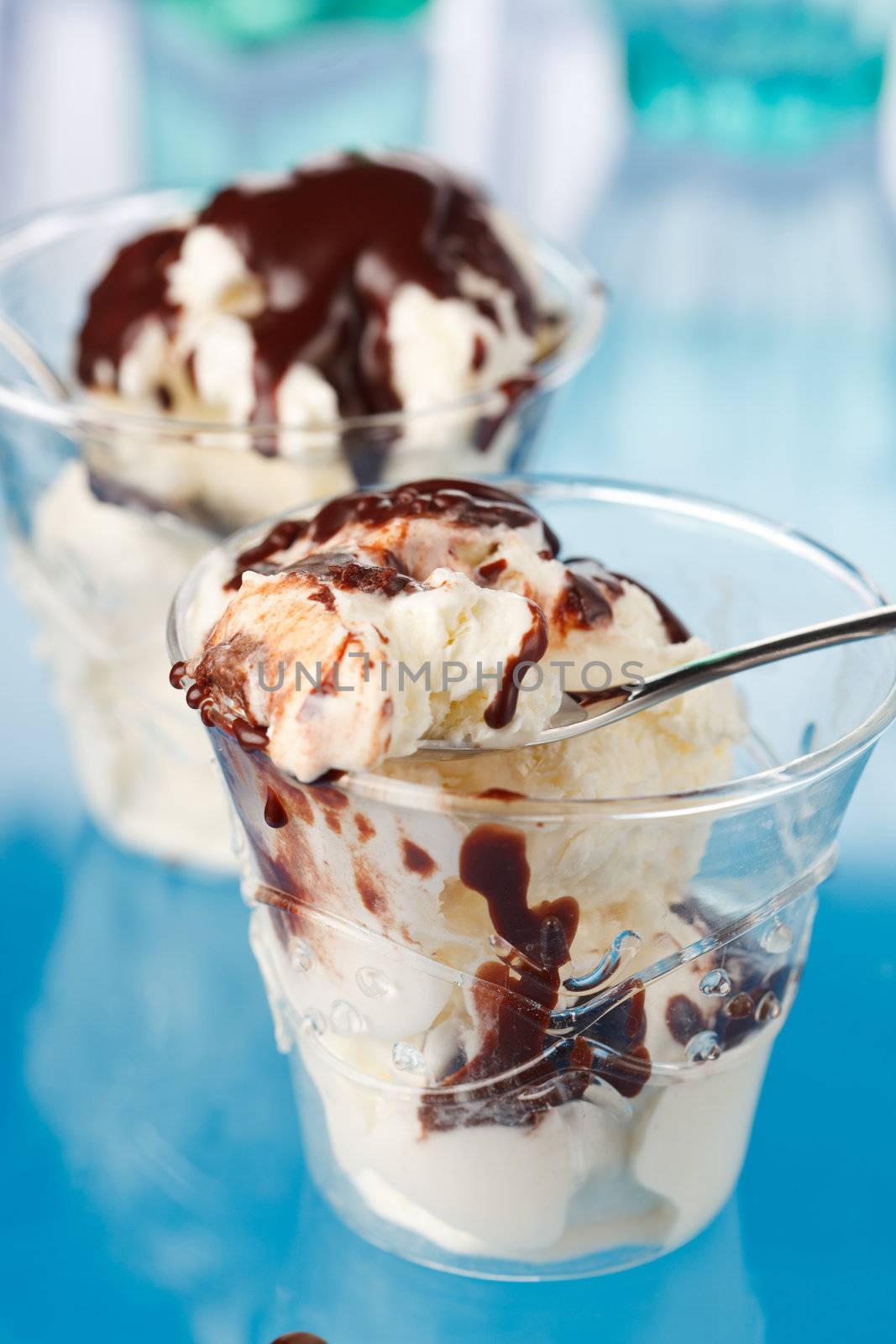 vanilla ice cream with chocolate