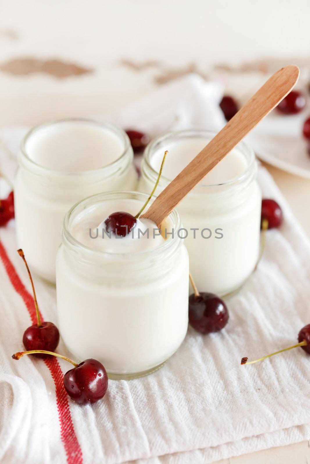 yoghurt with cherry