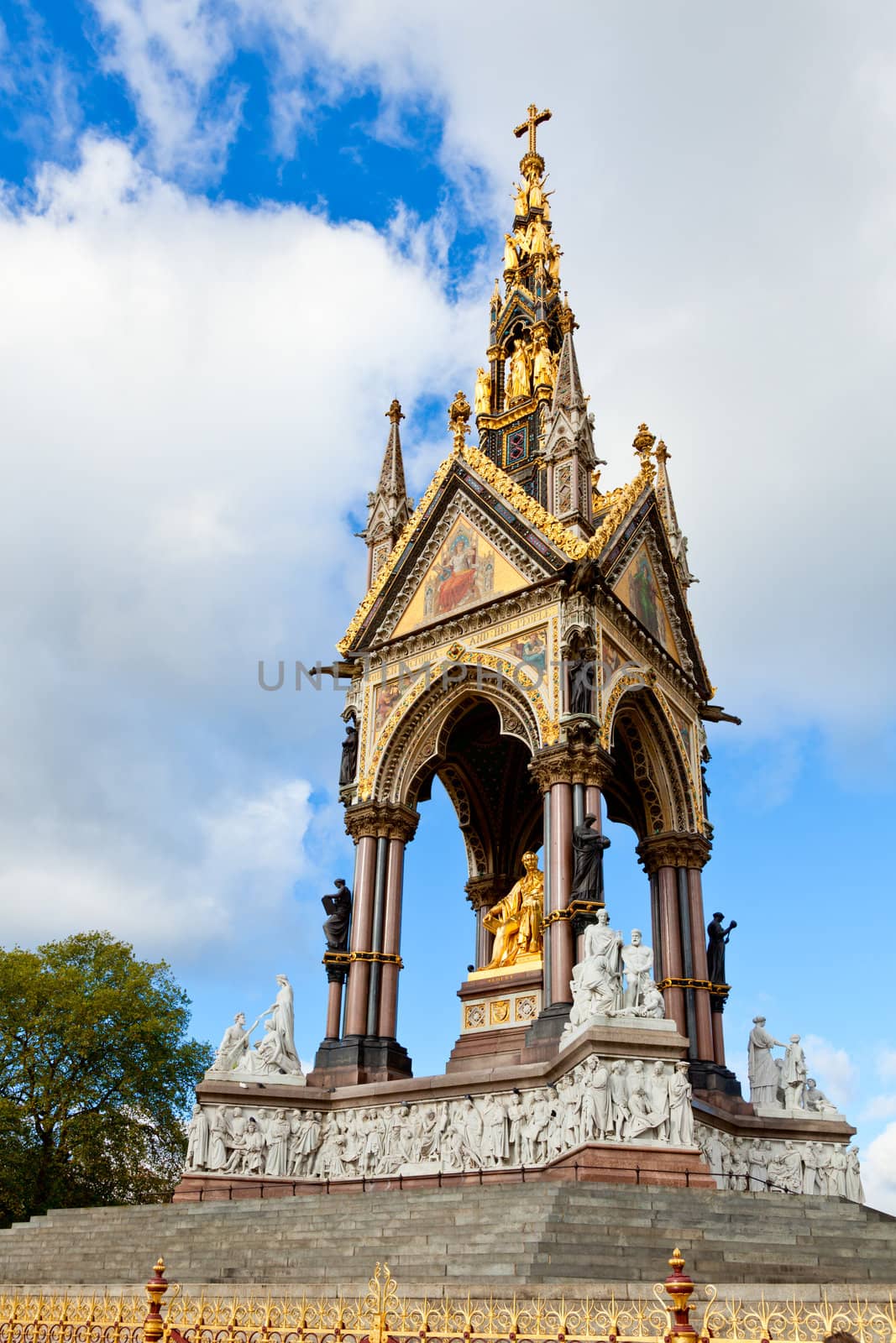 Albert Memorial in London by naumoid