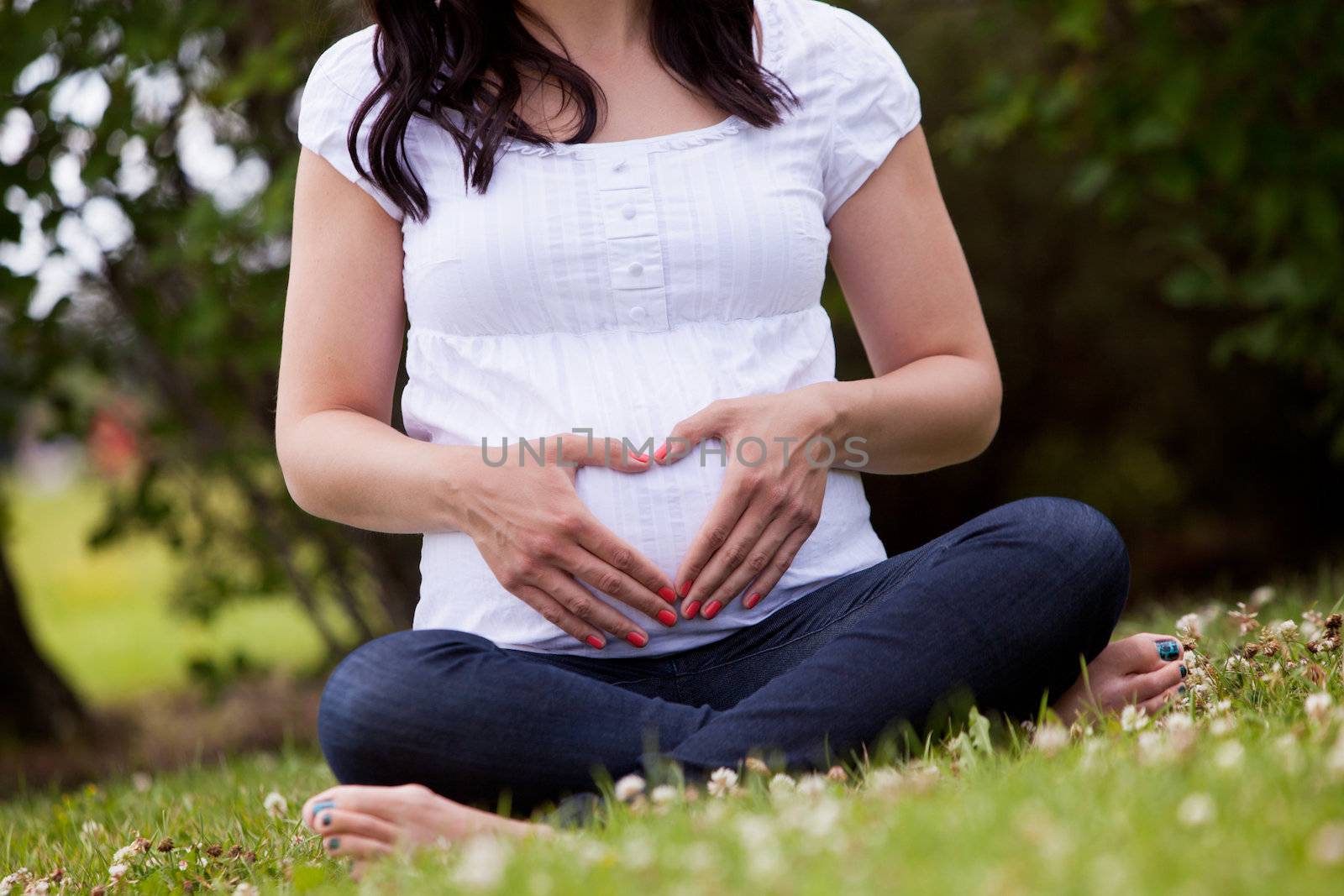 Faceless Pregnant Woman by leaf