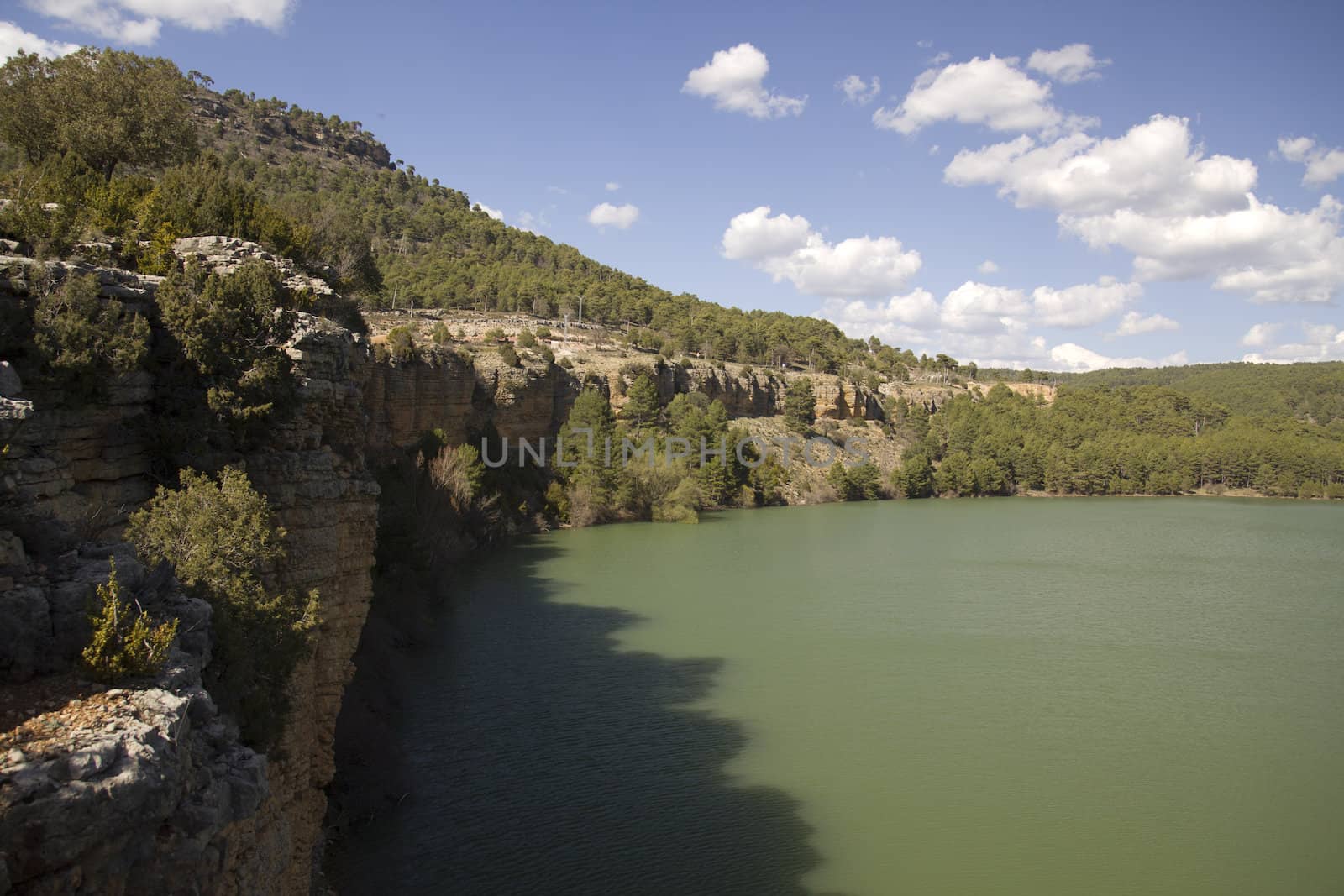 Toba Reservoir, Cuenca, Spain by dannyus