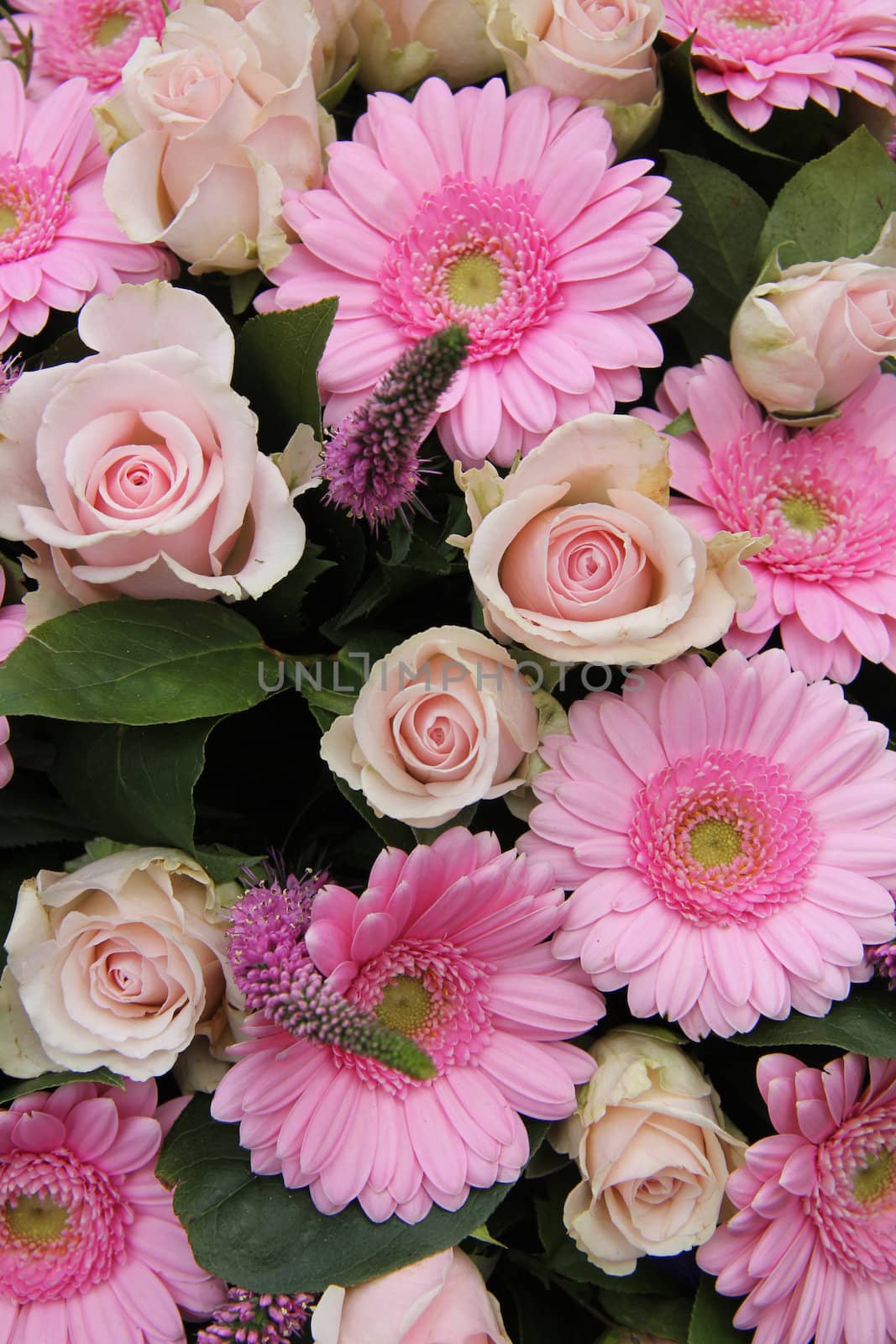 Bridal flower arrangement in pink by studioportosabbia