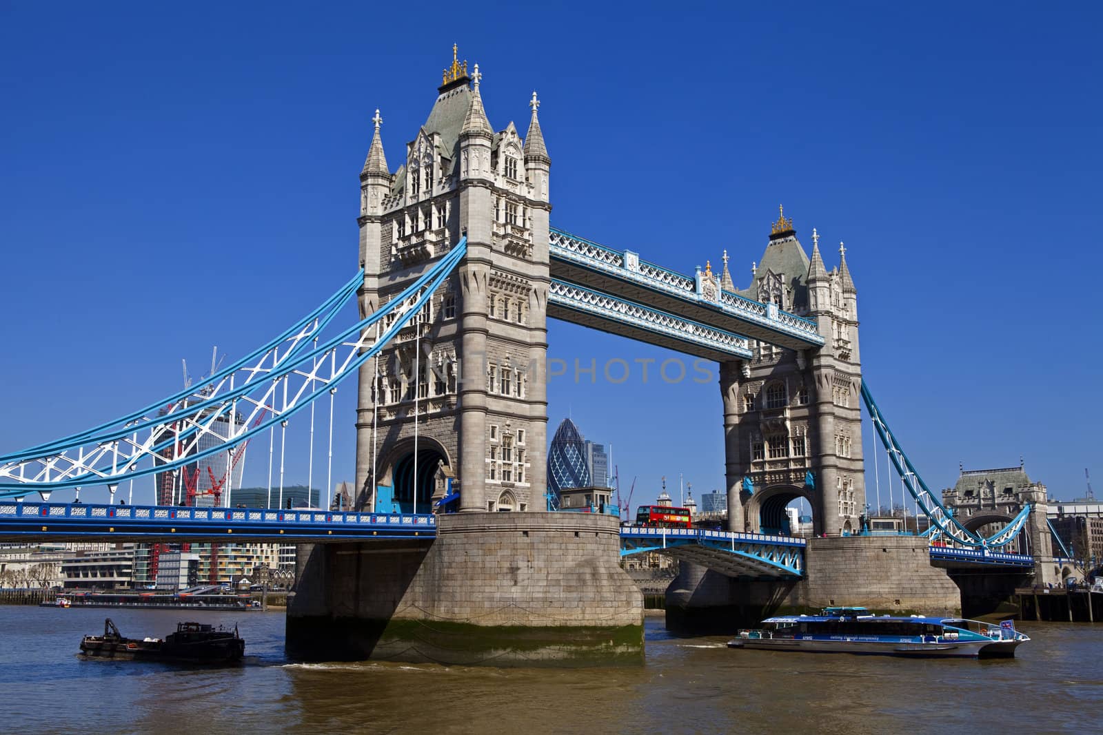 Tower Bridge in London by chrisdorney